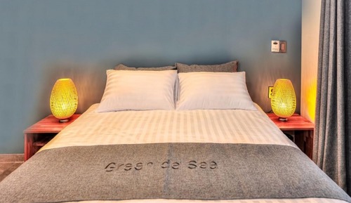 Room (GS102)