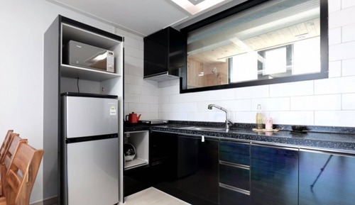 Room (102 (Duplex Group))