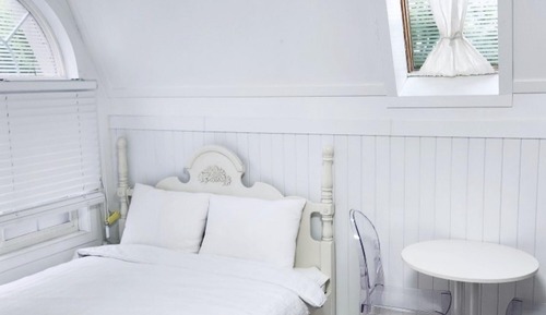 Room (Lilly)