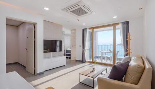 Room (52-202 Minipool (Basalt))