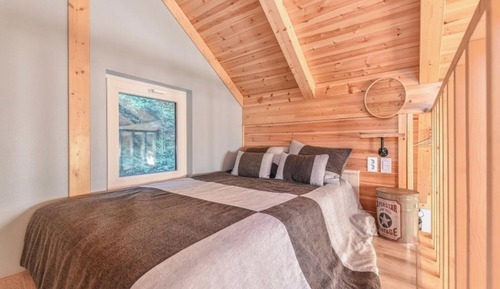 Room (Charmant (Unshared House))