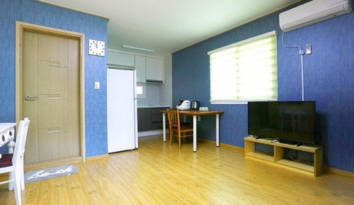 Room (Juniper room)