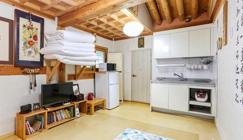 Room (Hongsil-Jikbangjae)