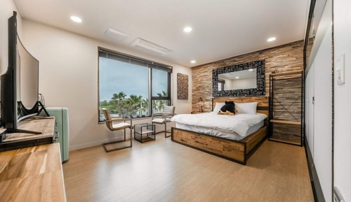 Room (B-202 (2nd floor))