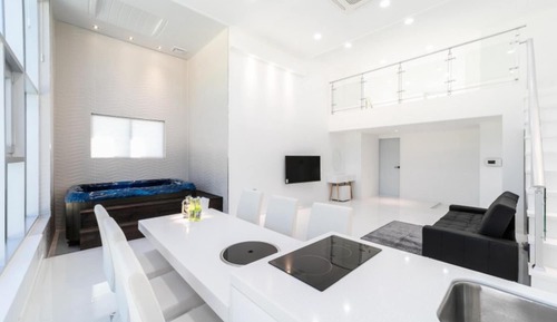 Room (Suite 202 (duplex no spa))