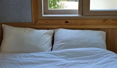 Room (Breeze)