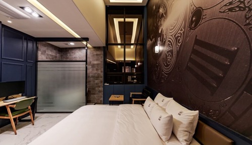 Room (BATH 205)