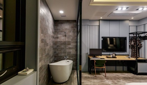Room (BATH 204)