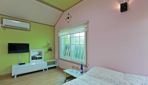 Room (Small 1 (Individual Terrace))