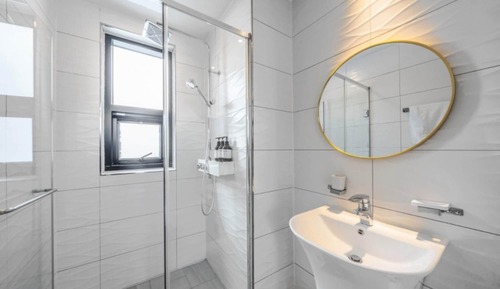 Room (A-402 (Double layer Jet spa))