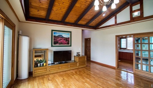 Room (Samdae (Unshared House))