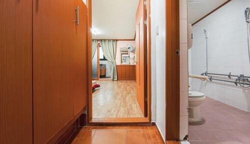Room (Room 106 (Semi-basement))