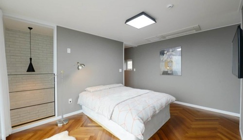 Room (Deep Purple)