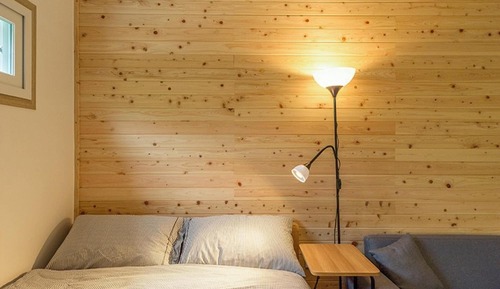 Room (Four stars)