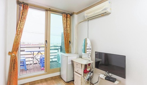 Room (205 (Ocean View))
