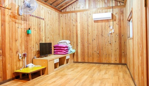 Room (Valley 7)