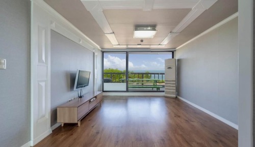 Room (Room 202 (Ocean View) - 2nd floor (up)