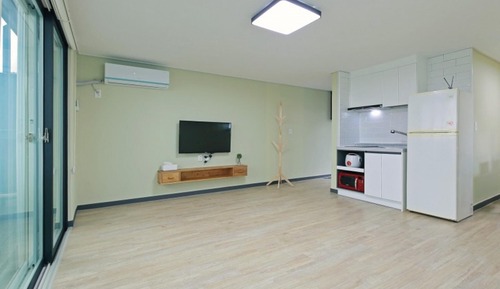 Room (2-D)