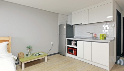 Room (3-B)