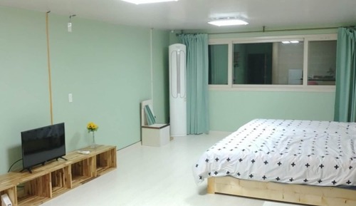 Room (Bed room D)