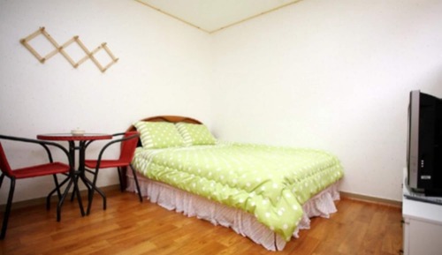 Room (Love Candle)