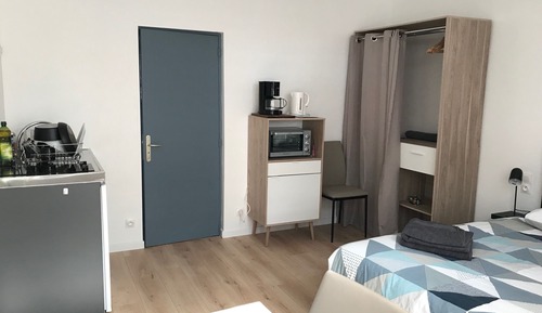 Estudio, baño privado (La Dérobée)