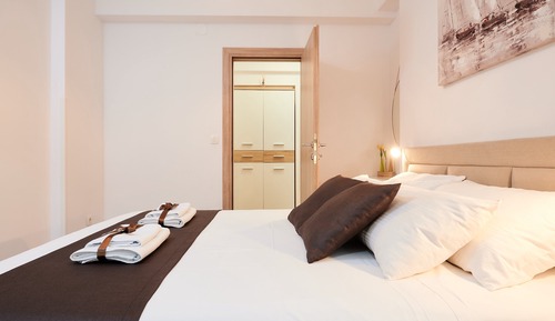 Apartamento (Two Bedroom Apartment with Terrace an)