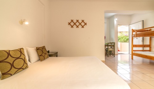Habitación familiar (2 adults & 2 children or 3 adults)