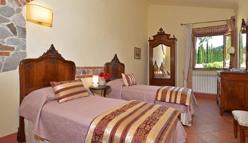 Villa familiar, varias habitaciones, junto a la montaña (Villa Paradiso 16)