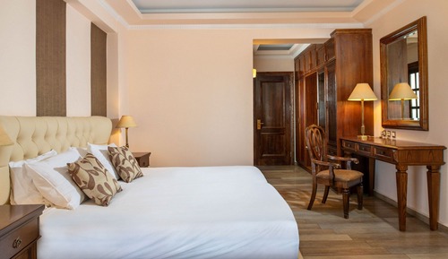 Junior Suite with Pool and Sea View