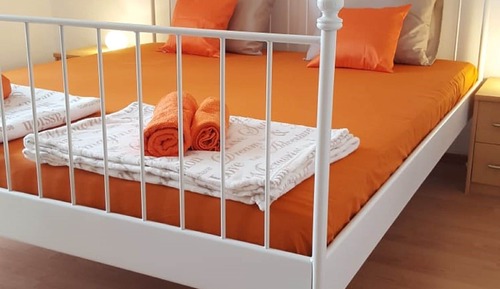 Apartamento (Two Bedroom Apartment with Terrace an)