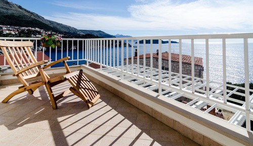 Apartamento (Three-Bedroom Apartment)