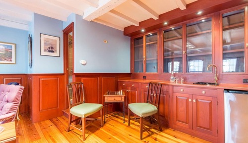 Casa (Rockmere Inn)