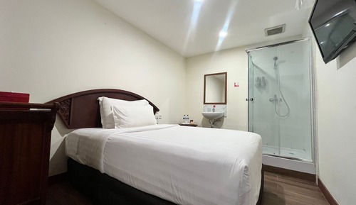 Habitación individual estándar, sin ventanas (with Private Shower and Shared Toilet)
