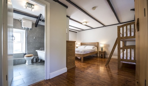 Casa (4 Bedrooms)