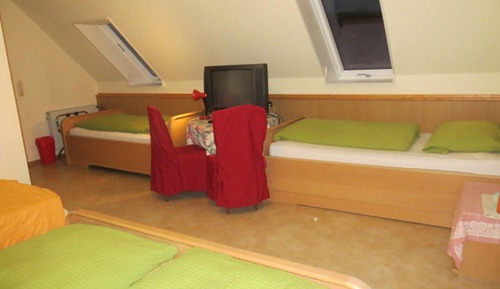 Room, Multiple Beds