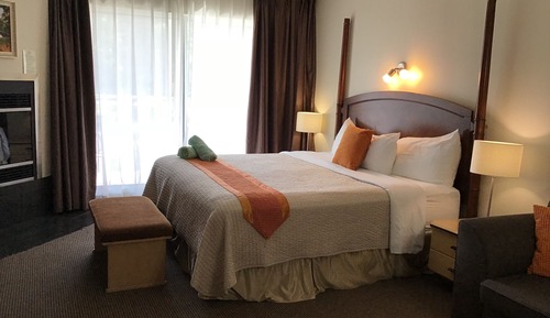 Habitación superior, 1 cama de matrimonio con sofá cama, balcón