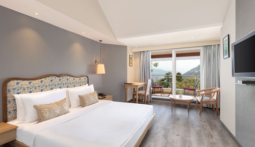 Habitación, balcón, vistas al valle
