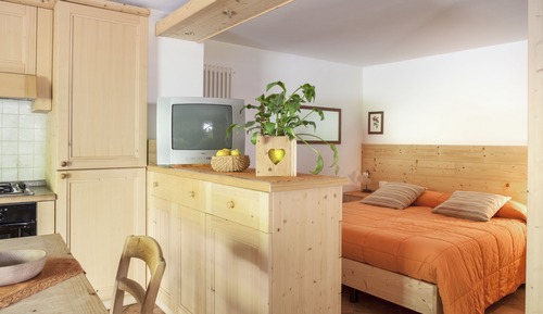 Estudio, vistas al jardín