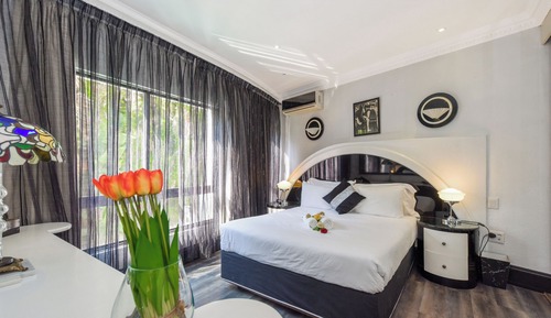 Deluxe with Spa Bath