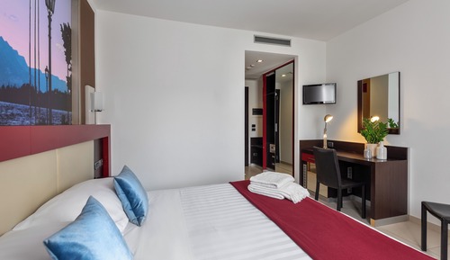 Habitación clásica con 1 cama doble o 2 individuales, accesible para personas con discapacidad