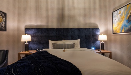 Deluxe Suite Pilar