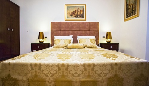 Deluxe Apartment, One Bedroom, View on Imperial Square Peristil