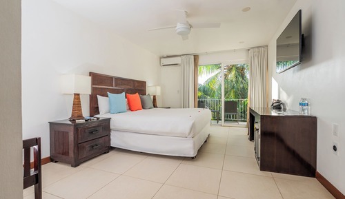 One King Bed Paradise Tower