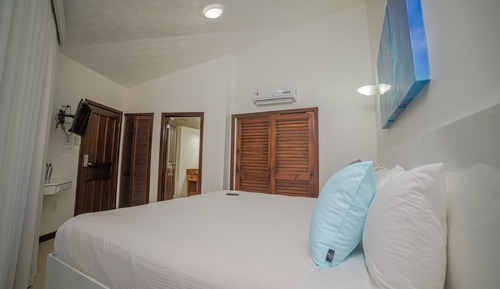 Balcony Condo One King Room