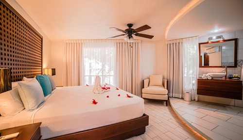 Honeymoon Suite