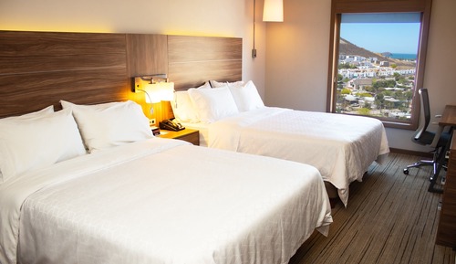 Habitación estándar, 2 camas de matrimonio (Top Floor)