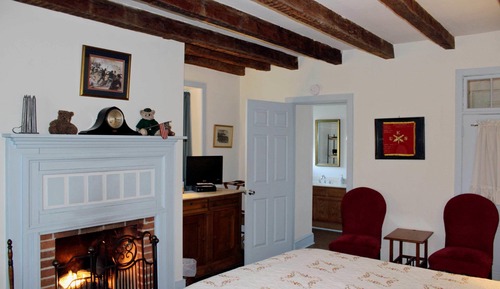 Habitación, 1 cama de matrimonio, chimenea, planta baja