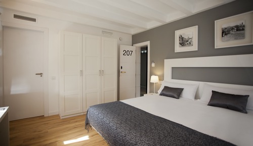 Habitación estándar con 1 cama doble o 2 individuales
