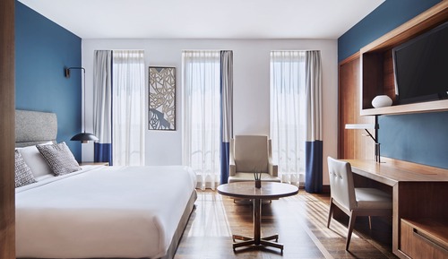 Deluxe King Room